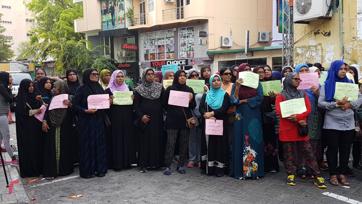 މިދިޔަ އަހަރުގެ ބައިނަލްއަގުވާމީ އަންހެނުންގެ ދުވަސް ފާހަގަކުރުމަށް ބޭއްވި ހިނގާލުމުގެ ތެރެއިން: އަންހެން ވިޔަފާރިވެރިން ކުރިއެރުވުމަށް ސަރުކާރުން ދަނީ މަސައްކަތް ކުރަމުން