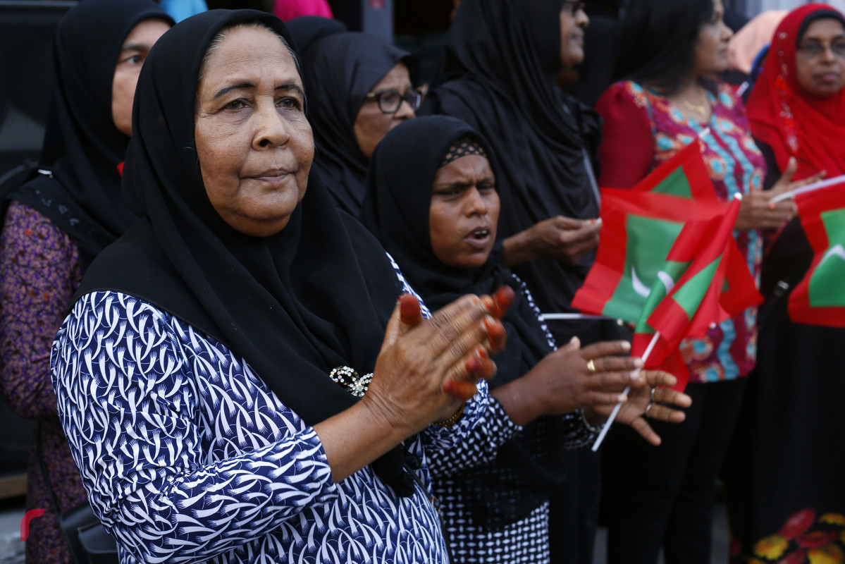 ރައީސް ޔާމީންގެ ސަރުކާރުން ގާނޫނު އަސާސީއަށް ގައްދާރުވި ގައްދާރުވުން ދިވެހިން ލިޔާނީ ކަޅު އަކުރުން ކަމަށް ކުރީގެ ޔޫތު މިނިސްޓަރ މުހައްމަދު މަލީހް ޖަމާހް ޓްވީޓެއްގައިވަނީ ވިދާޅުވެފައެވެ.