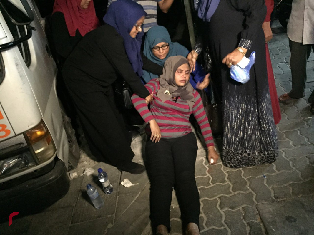 މާރޗް 14، 2018: ގުޅިފައިވާ އިއްތިހާދުން މާލޭގައި ކުރި މުޒާހަރާ ރޫޅާލުމަށް ފުލުހުން ބާރުގެ ބޭނުންކޮށް މީހެއްގެ ގަޔަށް ޕެޕާ ސްޕްރޭ ޖަހާފައި