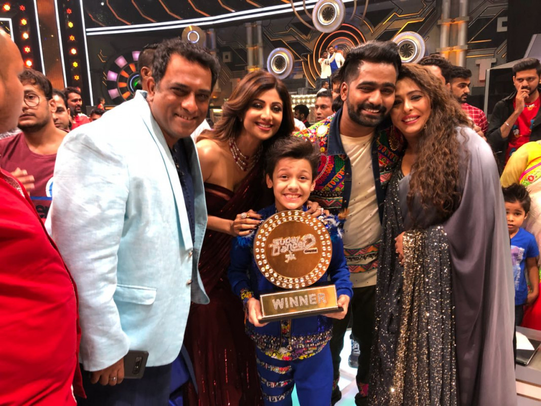 ބިޝާލް ޝަރްމާ އާއި ސުޕަރ ޑާންސަރގެ ޖަޖުން އެކުގައި