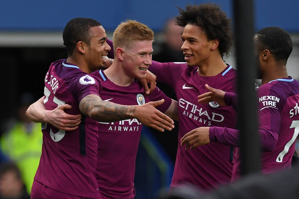 މެންޗެސްޓާ ސިޓީގެ ކުޅުންތެރިން ލަނޑު ޖެހުމަށްފަހު އުފާ ފާޅުކުރަނީ