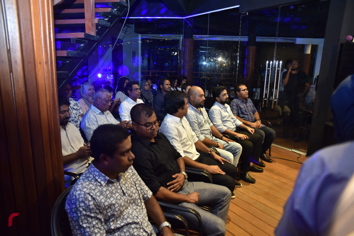 އޭޕްރިލް 3، 2018: އޮސްޓްރޭލިއާގެ މަޝްހޫރު ފްރޭންޗައިޒް "ގްލޯރިއާ ޖީންސް ކޮފީސް" ހުޅުވުމަށް ރަސްފަންނު ޕެވިލިއަންގައި ބޭއްވި ރަސްމިއްޔާތުގެ ތެރެއިން-- ފޮޓޯ: މުހައްމަދު ޝަރުހާން