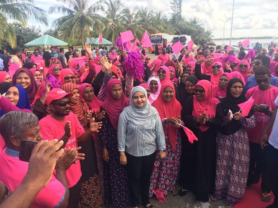 ރައީސް ޔާމީންގެ އަނބިކަނބަލުން ލ.ގަމުގައި