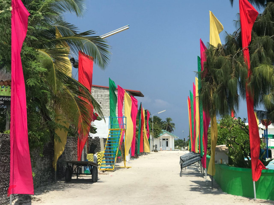 އޭޕްރިލް 6، 2018: ގުޅިފައިވާ އިއްތިހާދުން އިހަވަންދޫގައި ކުރިއަށްގެންދިއުމަށް ހަމަޖެހިފައިވާ ޖަލްސާއަށް އިހަވަންދޫ ތައްޔާރުވަނީ