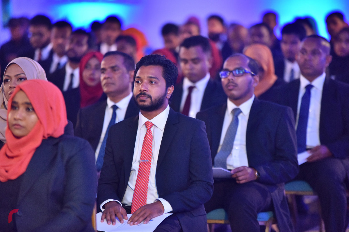 އޭޕްރީލް 8، 2018: ގާނޫނީ ވަކީލުން ހުވާކުރެއްވުމަށް ބޭއްވި ރަސްމިއްޔާތުގެ ތެރެއިން-- ފޮޓޯ: މުހައްމަދު ޝަރުހާން / ރާއްޖެ އެމްވީ