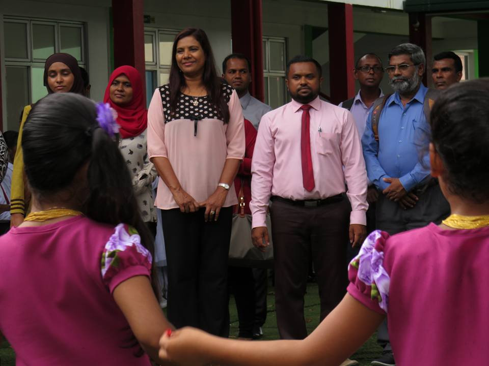 އެޑިއުކޭޝަން މިނިސްޓަރު ލ އަތޮޅު ކުރައްވާ ދަތުރުފުޅުގެ ތެރެއިން