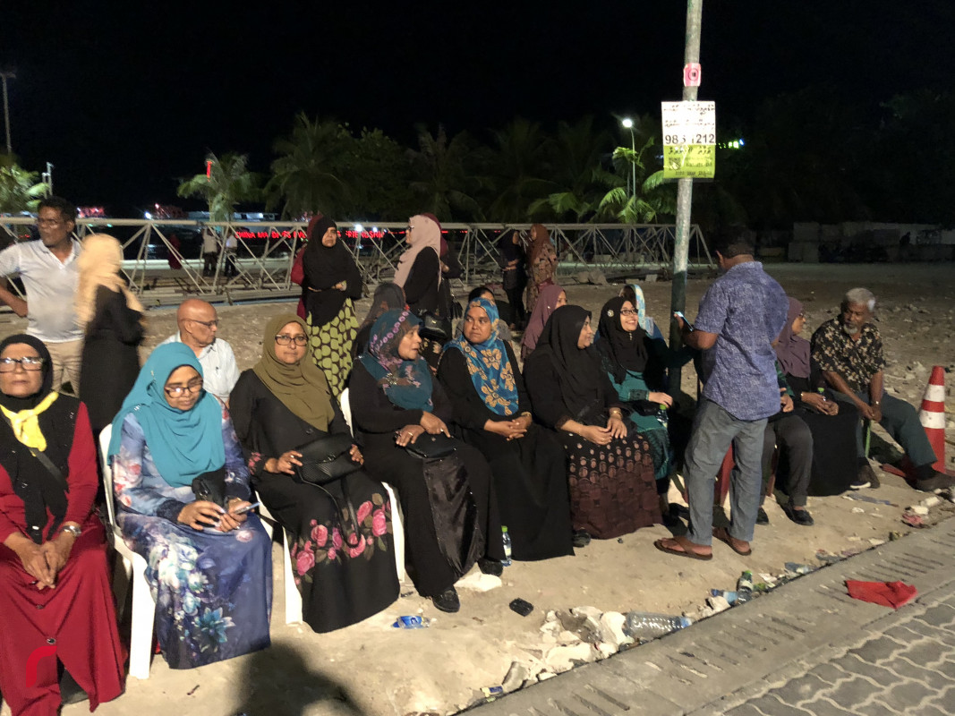 އޭޕްރިލް 12، 2018: ގުޅިފައިވާ ޕާޓީތަކުން "ހުއްޓުވާ" ނަމުގައި އެމްޑީޕީ ހަރުގެ ސަރަހައްދުގައި ކުރިއަށްގެންދިޔަ އެއްވުމުގެ ތެރެއިން