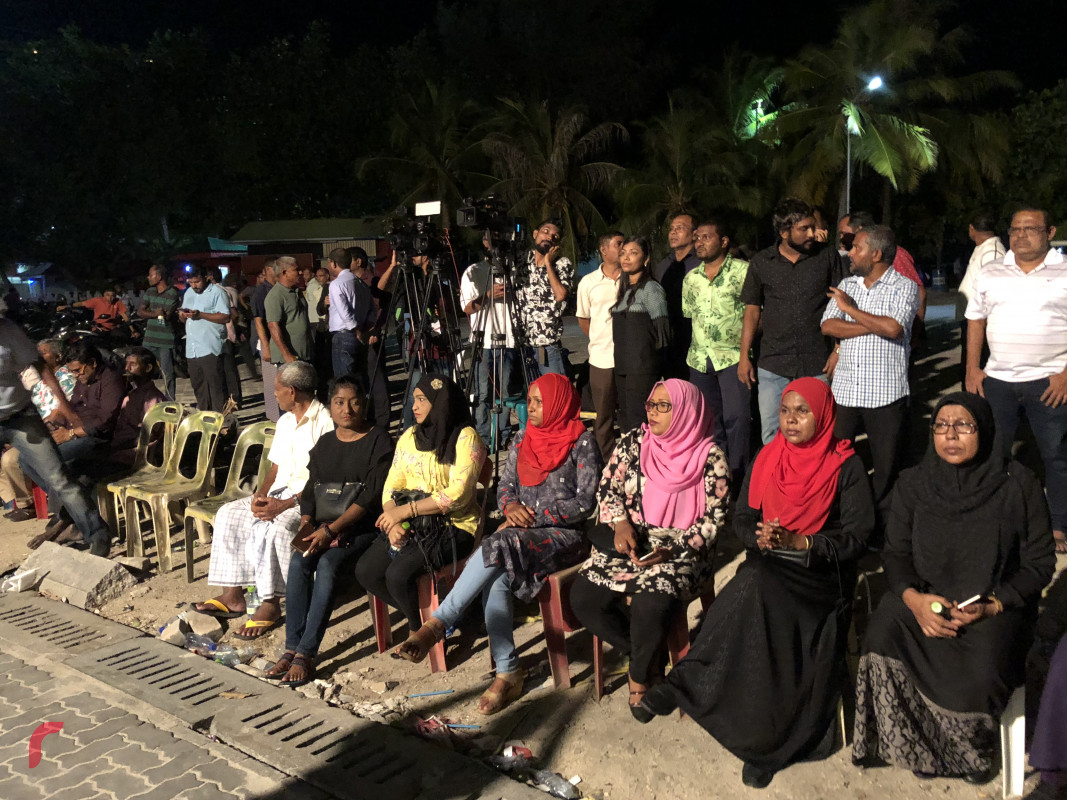 އޭޕްރިލް 12، 2018: ގުޅިފައިވާ ޕާޓީތަކުން "ހުއްޓުވާ" ނަމުގައި އެމްޑީޕީ ހަރުގެ ސަރަހައްދުގައި ކުރިއަށްގެންދިޔަ އެއްވުމުގެ ތެރެއިން