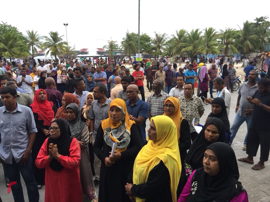 އޭޕްރިލް 13، 2018: ގުޅިފައިވާ އިއްތިހާދުން އެމްޑީޕީ ހަރުގެ ސަރަހައްދުގައި ކުރިއަށް ގެންދިޔަ އެއްވުމުގެ ތެރެއިން