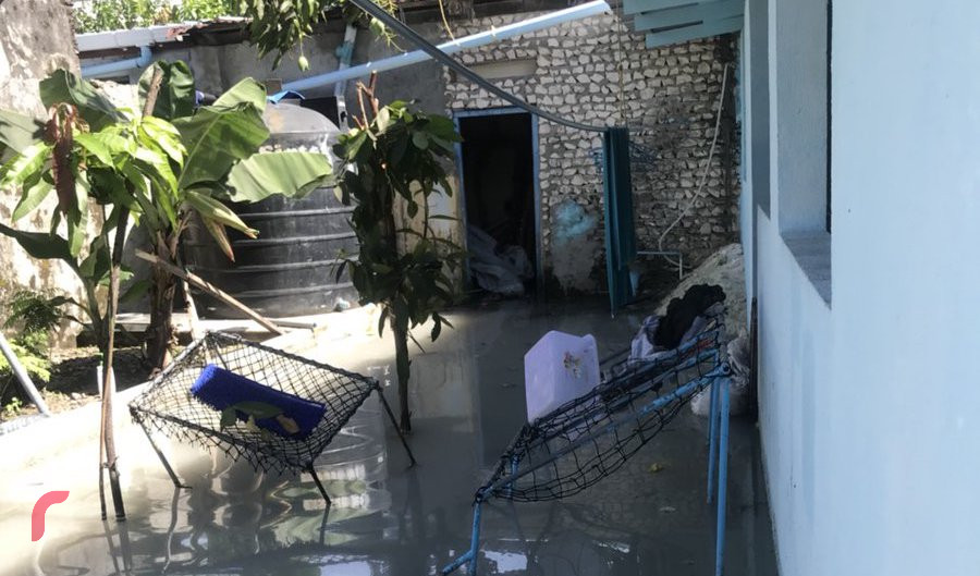 އޭޕްރިލް 18، 2018:މިހާރު ރާއްޖެއަށް ކުރަމުންދާ ވިއްސާރާގައި ތ. އަތޮޅު ތިމަރަފުއްޓަށް ބޯކޮށް ވާރޭވެހި ފެންބޮޑުވެފައި، ފެންބޮޑުވުމުގެ ސަބަބުން 13 ގެެއެއްގެ މީހުން ވަނީ ވަގުތީގޮތުން އެހެން ގެތަކަށް ބަދަލުކޮށްފައި