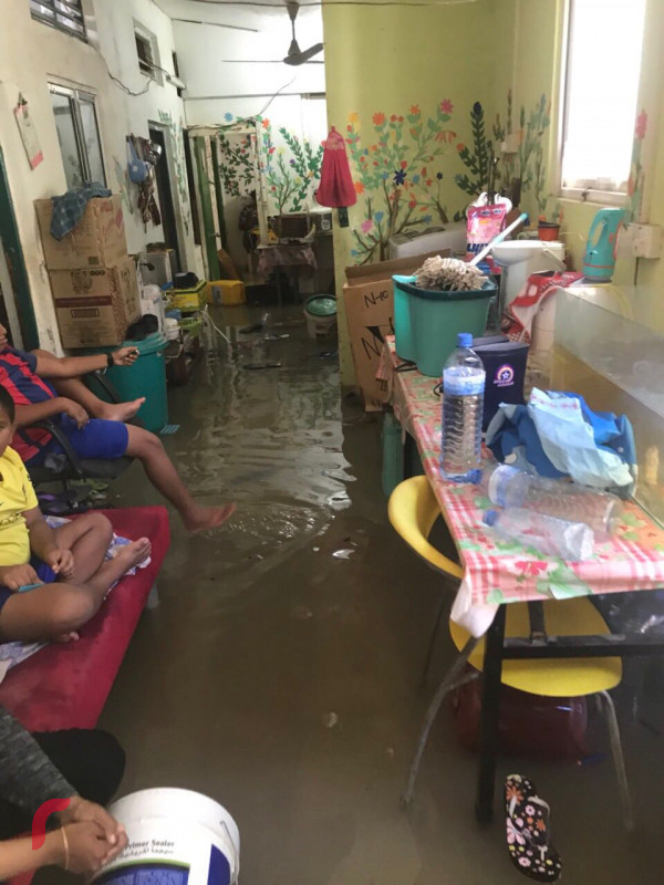 އޭޕްރިލް 18، 2018:މިހާރު ރާއްޖެއަށް ކުރަމުންދާ ވިއްސާރާގައި ތ. އަތޮޅު ތިމަރަފުއްޓަށް ބޯކޮށް ވާރޭވެހި ފެންބޮޑުވެފައި، ފެންބޮޑުވުމުގެ ސަބަބުން 13 ގެެއެއްގެ މީހުން ވަނީ ވަގުތީގޮތުން އެހެން ގެތަކަށް ބަދަލުކޮށްފައި