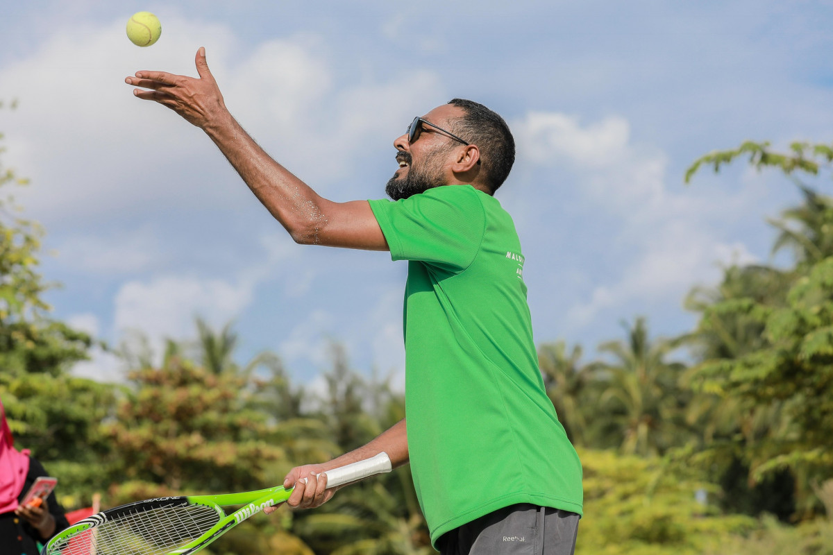 އޭޕްރިލް 21، 2018: ބ. ގޮއިދޫގައި ކުރިއަށްގެންދިޔަ މޯލްޑިވްސް އޮލިމްޕިކް ކޮމިޓީގެ އަހަރީ އާންމު ޖަލްސާއަށްފަހު އޮލިމްޕިކް ކޮމިޓީއާއި ގޮއިދޫ ރައްޔިތުން ގުޅިގެން ކުރިއަށްގެންދިޔަ ކުޅިވަރުގެ ހަރަކާތްތަކުގެ ތެރެއިން، މި ހަރަކާތްތަކުގައި ގޮއިދޫގެ ކުޅިވަރަށް ލޯބިކުރާ ގިނަ އަދަދެއްގެ ރައްޔިތުންނާއި އޮލިމްޕިކް ކޮމިޓީގެ މެމްބަރުން ވަނީ ބައިވެރިވެފައި -- ފޮޓޯ: އިމޭޖަސް އެމްވީ