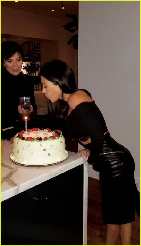 ކޯޓްނީ ކާޑޭޝިއަންއާއި އޭނާގެ މަންމަ ކްރިސް