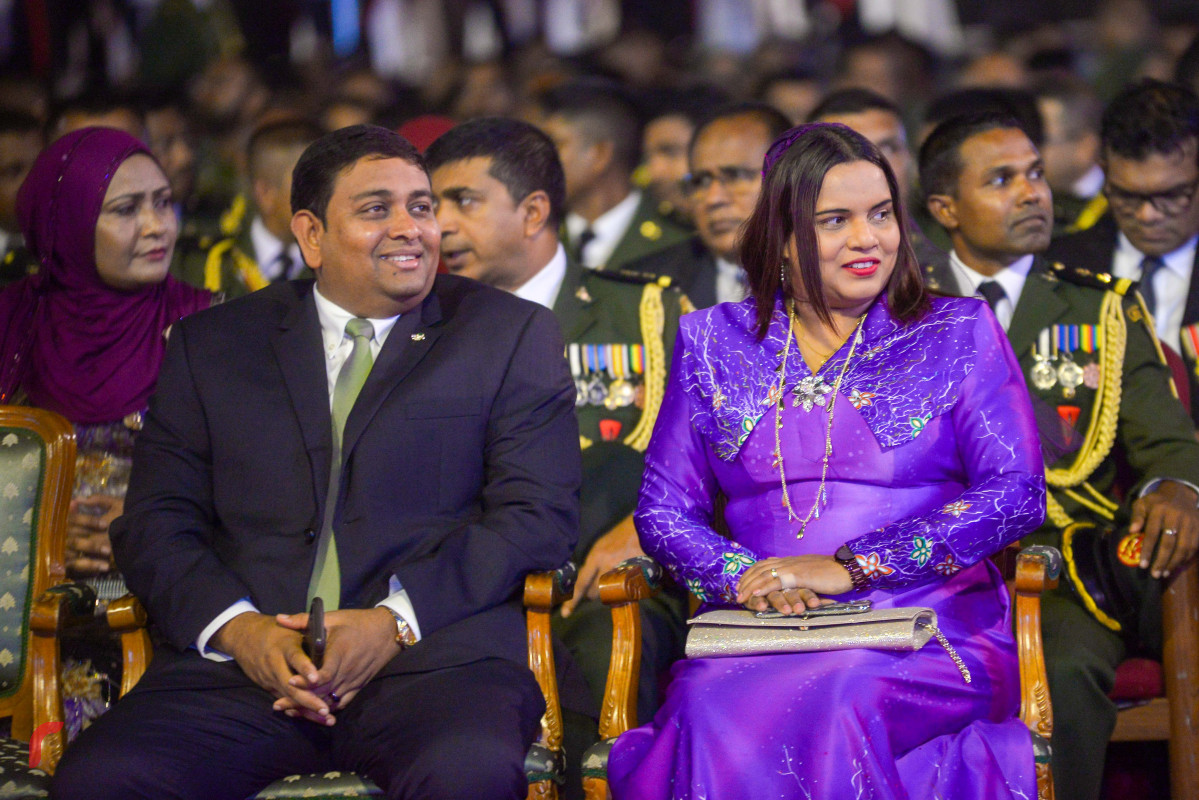 އޭޕްރިލް 25، 2018: ސިފައިންގެ 126 ވަނަ އަހަރީ ދުވަސް ފާހަގަ ކުރުމަށް ބޭއްވި ރަސްމިއްޔާތުގައި ޔޫތު މިނިސްޓަރ އިރުތިޝާމް އާދަމް އާއި ފިޝަރީޒް މިނިސްޓަރު ޑރ. މުހައްމަދު ޝައިނީ ބައިވެރިވެވަޑައިގަންނަވަނީ