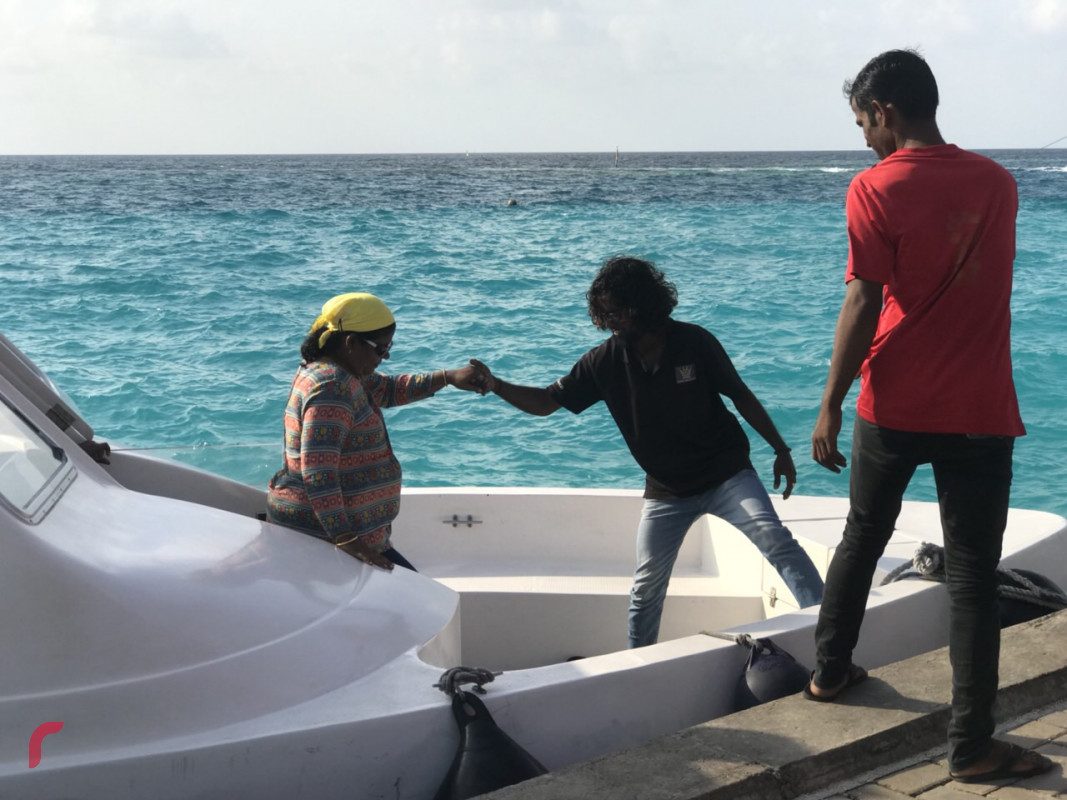 އޭޕްރިލް 27، 2018: ރަސްދޫގައި ބޭއްވުމަށް ހަމަޖެހިފައިވާ ޖަލްސާއަށް، ގުޅިފައިވާ އިއްތިހާދުގެ މެމްބަރުން ރަސްދޫއަށް ވަޑައިގަންނަވަނީ