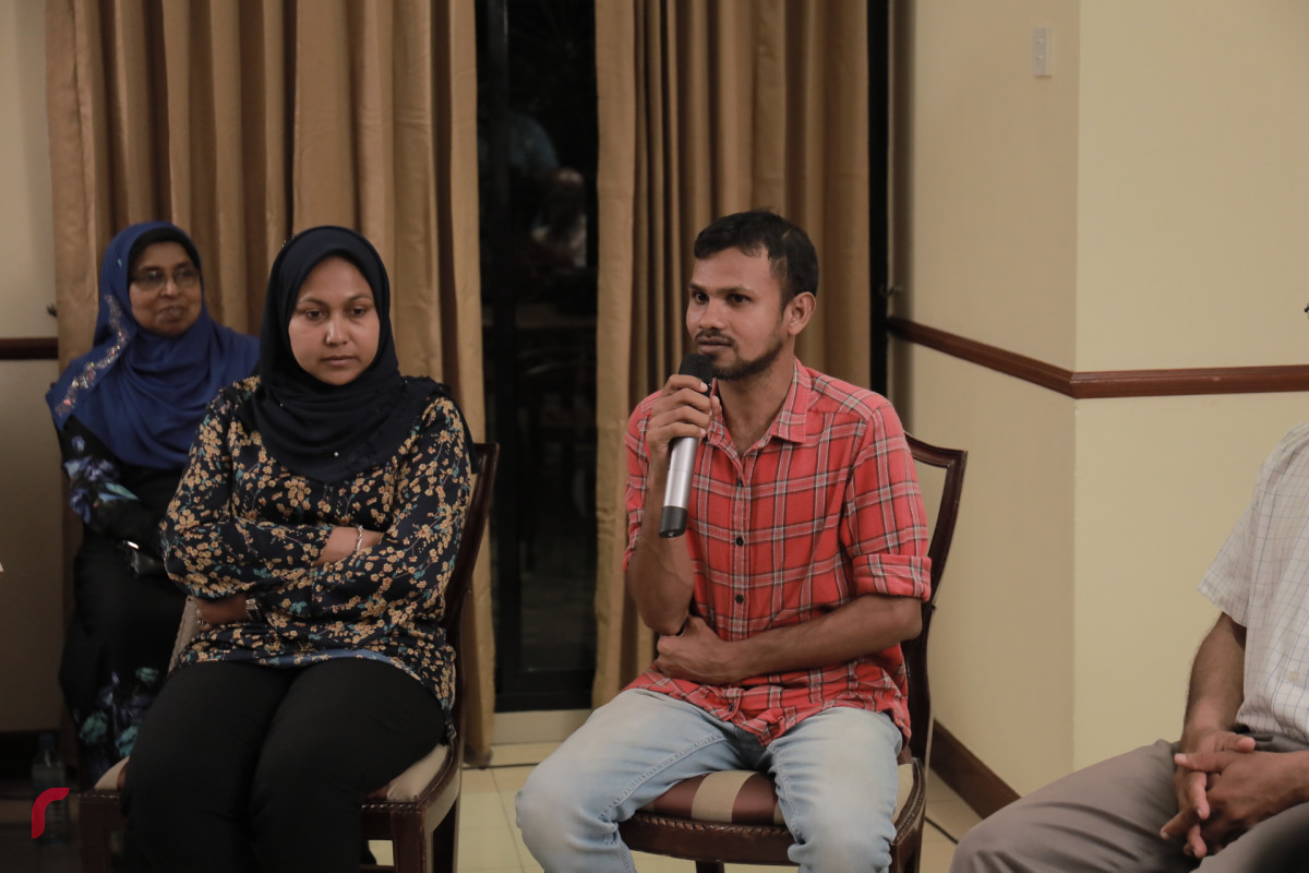 މެއި 1، 2018: ދުނިޔޭގެ މަސައްކަތްތެރިންގެ ދުވަސް ފާހަގަކުރުމަށް، ގުޅިފައިވާ ޕާޓީތަކުން އިންތިޒާމްކޮށްގެން މޫކައި ހޮޓެލްގައި ކުރިއަށްގެންދިޔަ އޯޕަން ފޯރަމްގެ ތެރެއިން-- ފޮޓޯ: މުހައްމަދު ޝަރުހާން