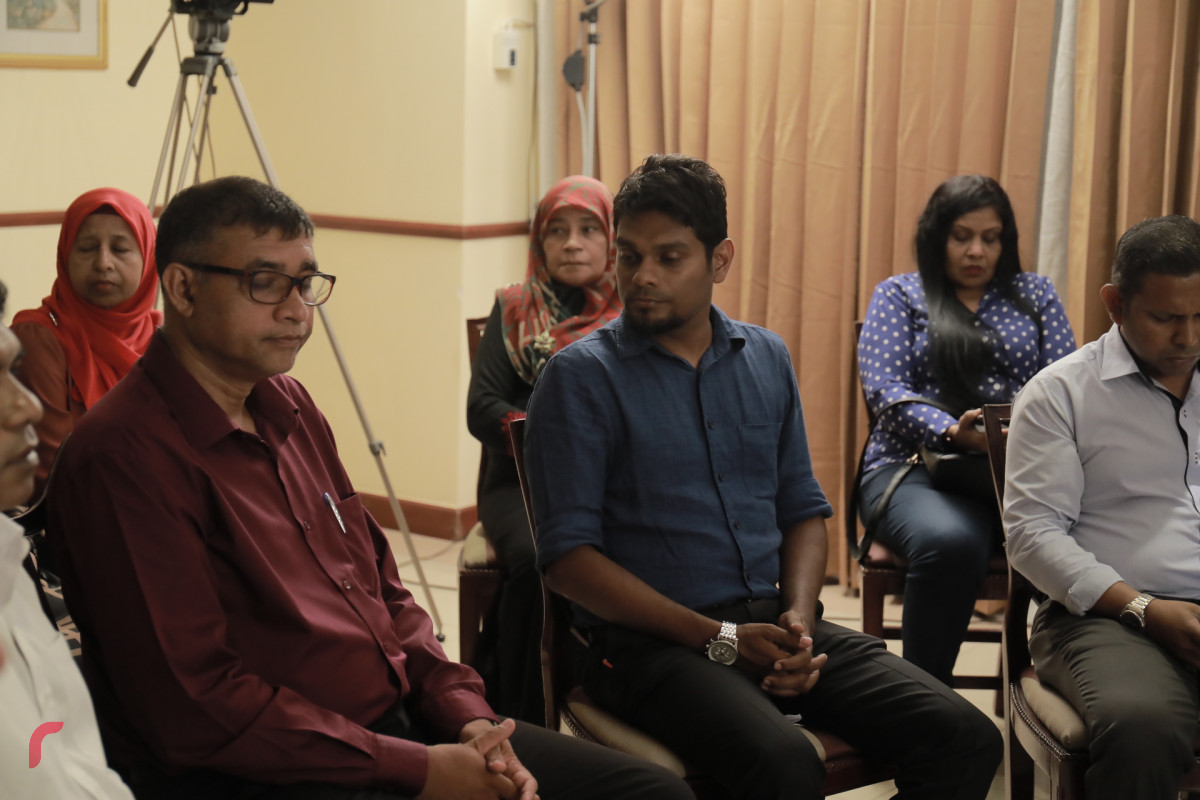 މެއި 1، 2018: ދުނިޔޭގެ މަސައްކަތްތެރިންގެ ދުވަސް ފާހަގަކުރުމަށް، ގުޅިފައިވާ ޕާޓީތަކުން އިންތިޒާމްކޮށްގެން މޫކައި ހޮޓެލްގައި ކުރިއަށްގެންދިޔަ އޯޕަން ފޯރަމްގެ ތެރެއިން-- ފޮޓޯ: މުހައްމަދު ޝަރުހާން