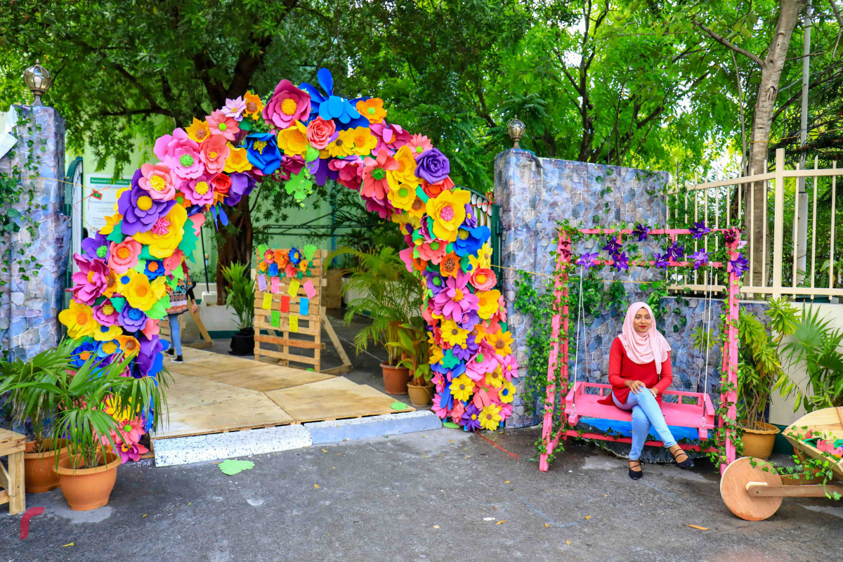 މެއި 20، 2018: ކުޑަކުދިންގެ ދުވަސް ފާހަގަކުރުމަށް ކަލާފާނު ސްކޫލްގައި ކުރިއަށްގެންދިޔަ ހަރަކާތްތަކުގެ ތެެރެއިން، ކުޑަކުދިންގެ ދުވަހަކީ ކޮންމެ އަހަރަކުވެސް ކުލަގަދަކޮށް ފާހަގަކުރަމުން އަންނަ ދުވަހެއް -- ފޮޓޯ: މުޙައްމަދު ޝަރުހާން