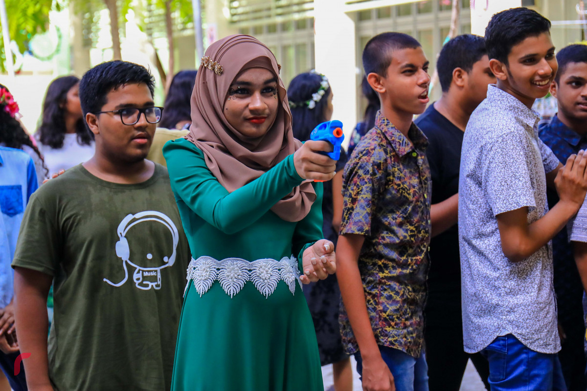 މެއި 20، 2018: ކުޑަކުދިންގެ ދުވަސް ފާހަގަކުރުމަށް ކަލާފާނު ސްކޫލްގައި ކުރިއަށްގެންދިޔަ ހަރަކާތްތަކުގެ ތެެރެއިން، ކުޑަކުދިންގެ ދުވަހަކީ ކޮންމެ އަހަރަކުވެސް ކުލަގަދަކޮށް ފާހަގަކުރަމުން އަންނަ ދުވަހެއް -- ފޮޓޯ: މުޙައްމަދު ޝަރުހާން