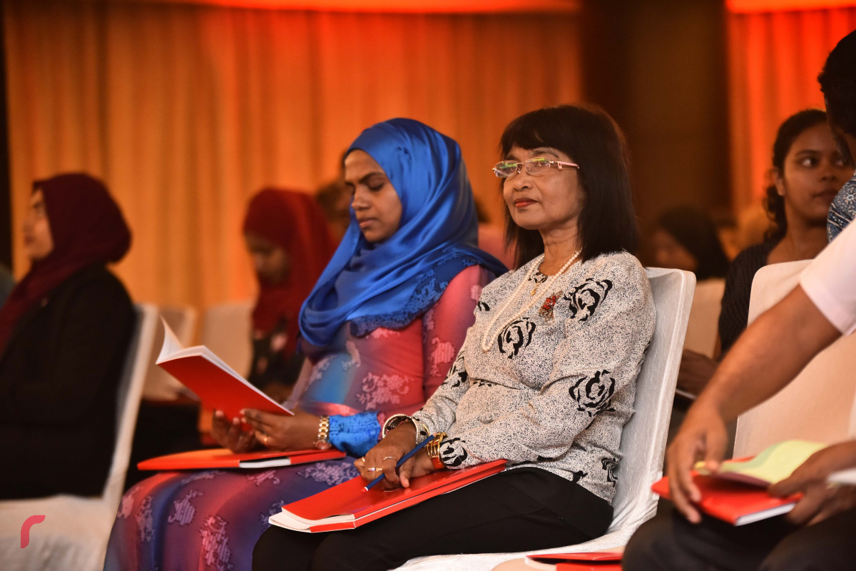 މެއި 14، 2018: ބޭންކް އޮފް މޯލްޑިވްސްގެ އަހަރީ އާންމު ޖަލްސާގެ ތެރެއިން، ބީއެމްއެލްގެ ހިއްސާގެ އަގު ފާއިތުވެ ދިޔަ 4 އަހަރުތެރޭ 240 ޕަސެންޓް އިތުރުވެފައިވާއިރު ހިއްސާދާރުންނަށް 22 ރުފިޔާގެ ރޭޓުން 118 މިލިއަން ރުފިޔާ ބެހުމަށް ވަނީ ނިންމާފައެވެ. -- ފޮޓޯ: މުހައްމަދު ޝަރުހާން / ރާއްޖެ އެމްވީ