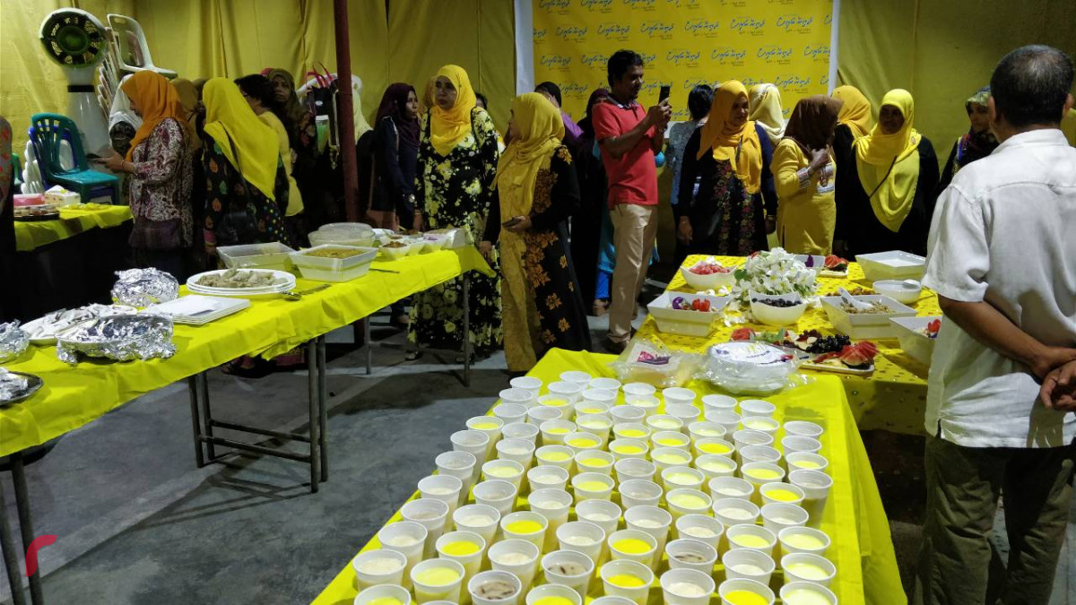 މެއި 14، 2018: އެމްޑީޕީއިން އިންތިޒާމްކޮށްގެން ހަރުގޭގައި ކުރިއަށްގެންދިޔަ މާހެފުމުގެ ތެރެއިން،، މާހެފުމުގައި ގިނަ އަދަދެއްގެ މީހުން ވަނީ ބައިވެރިވެފައި -- ފޮޓޯ: ރާއްޖެ އެމްވީ