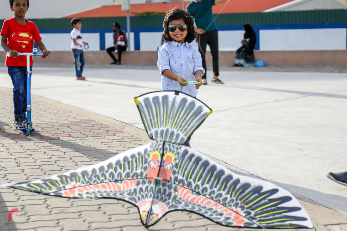 މެއި 16، 2018: ރަމަޟާން ފެށިފައިވާއިރު، އުސްފަސްގަނޑު ސަރަހައްދުގައި ކުޑަކުއްޖަކު މަޑި އަރުވަނީ