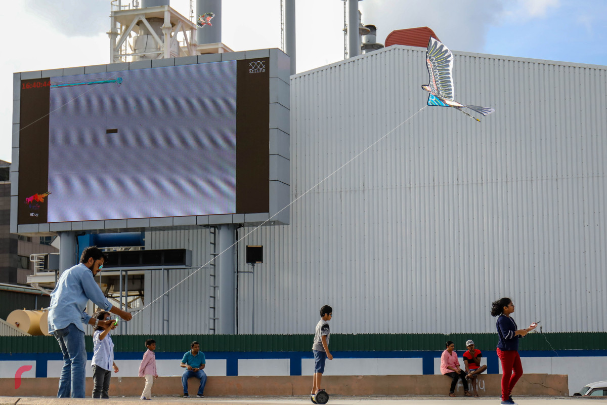 މެއި 16، 2018: 1439 ވަނަ އަހަރުގެ ރަމަޟާން ފެށިފައިވާއިރު، އުސްފަސްގަނޑު ސަރަހައްދުގައި މަޑި އަރުވަނީ