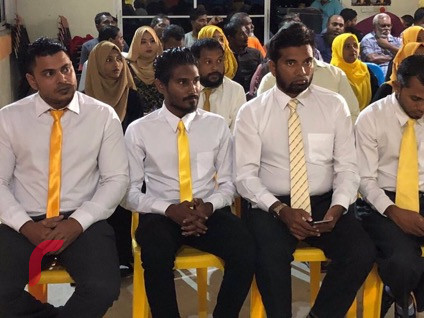 މެއި 19، 2018: އެމްޑީޕީގެ ރިޔާސީ ޕްރައިމަރީއަށް ކުރީގެ ރައީސް މުޙައްމަދު ނަޝީދު "ޖަޒީރާ ރައީސް" ގެ ނަމުގައި ކުރައްވަމުން ގެންދަވާ ކެމްޕެއިންގެ ތެރެއިން ގދ.ތިނަދޫގައި ކުރިއަށްގެންދިޔަ ޖަލްސާގައި އެމްޑީޕީގެ ލީޑަރޝިޕްގައި ހިމެނިވަޑައިގަންނަވާ ގިނަ އަދަދެއްގެ ބޭފުޅުން ބައިވެރިވެވަޑައިގެންނެވި