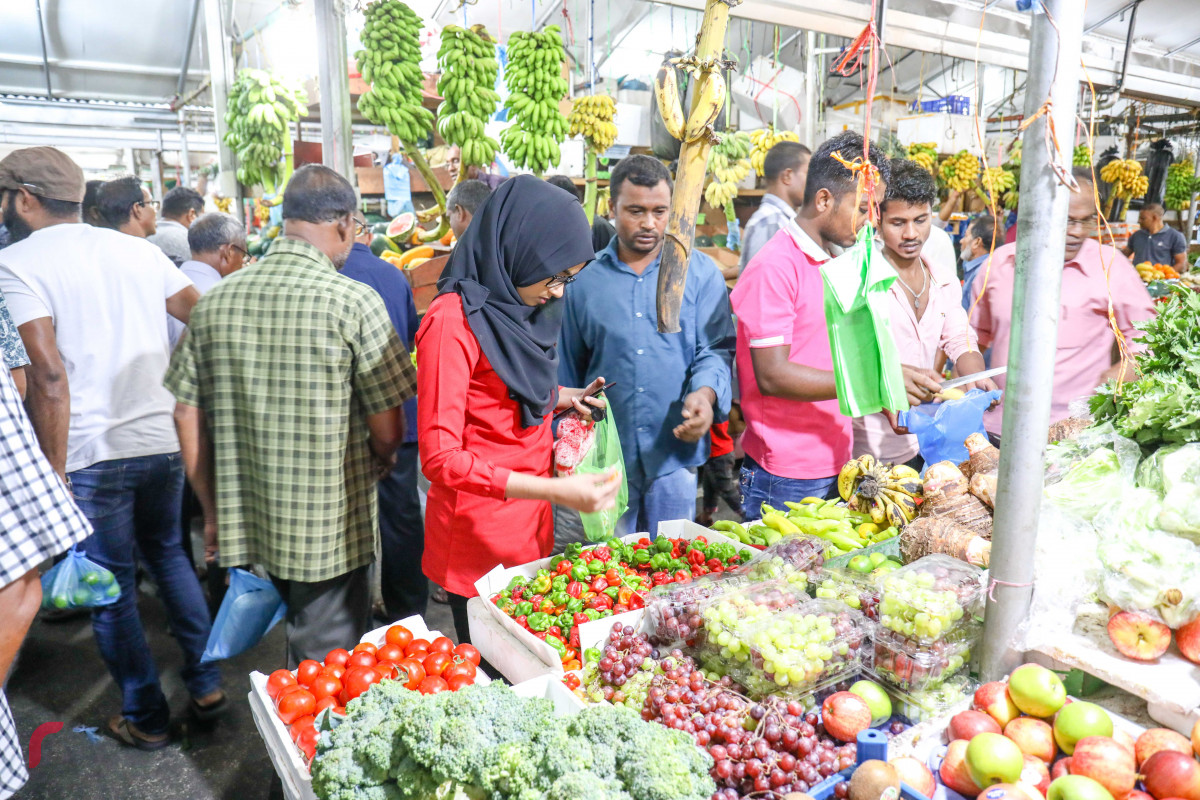 މެއި 25، 2018: މާލޭ ލޯކަލް މާރުކޭޓު: ބައެއް ތަކެތި ލިބުން ދަތިވެ ތަކެތީގެ އަގު ވަނީ އުފުލިފައި -- ފޮޓޯ: މުހައްމަދު ޝަރުހާން