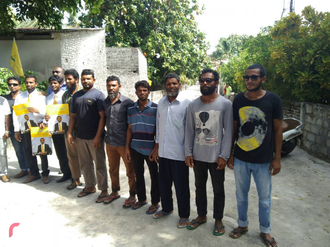 މެއި 27، 2018: އެމްޑީޕީއިން ރިޔާސީ އިންތިހާބާ ދިމާކޮށް އއ. މާޅޮހުގައި ކުރިއަށްގެންދިޔަ ޖަޒީރާ ރައީސް ކެމްޕެއިން ޓީމް ފޮޓޯއަކަށް ހުއްޓިލައިގެން