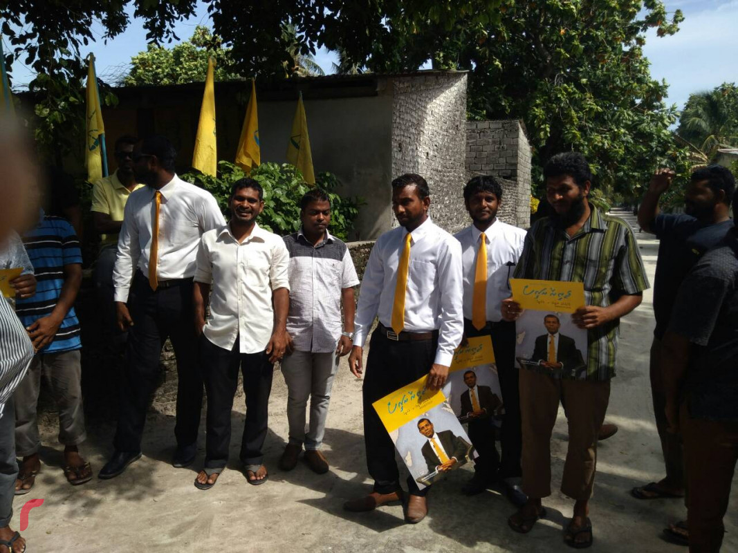 މެއި 27، 2018: އެމްޑިޕީ އިން ރިޔާސީ އިންތިހާބާ ދިމާކޮށް އއ. މާޅޮހުގައި "ޖަޒީރާ ރައީސް" ކެމްޕެއިން ކުރިއަށްގެންދިޔުމުގެ ގޮތުން ޕޯސްޓަރު ހަރުކުރުމުގެ ހަރަކާތްތަށް ކުރިއަށް ގެންދަނީ