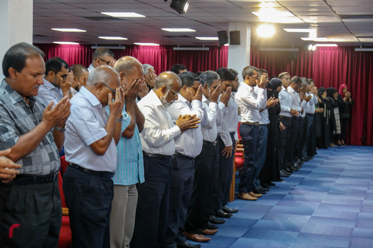 ޖޫން 1، 2018: ކުރީގެ އިސްލާމިކް މިނިސްޓަރު ޑރ. އަބްދުލް މަޖީދު އަބްދުލް ބާރީގެ ހަނދާނުގައި، އިސްލާމީ މަރުކަޒުގައި ބޭއްވި ތައުބީރުގެ ޖަލްސާގެ ތެރެއިން -- ފޮޓޯ: މުހައްމަދު ޝަރުހާން / ރާއްޖެ އެމްވީ