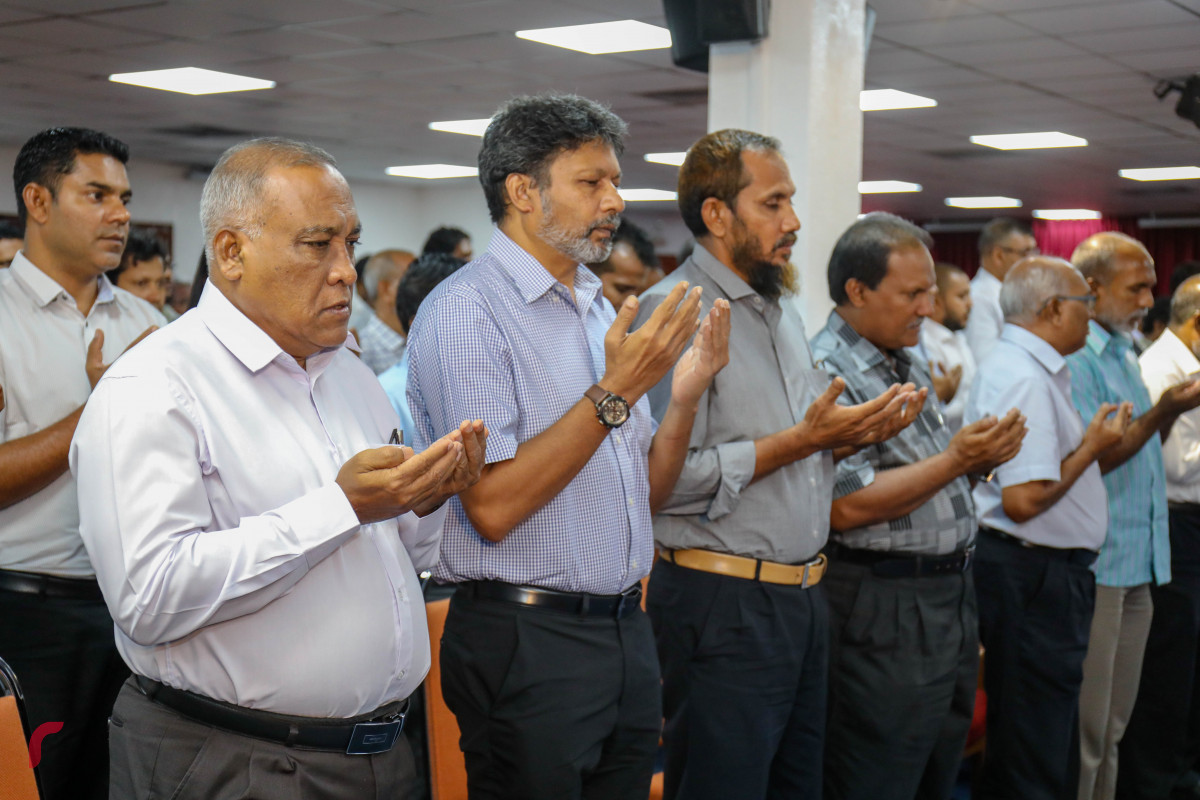 ޖޫން 1، 2018: ކުރީގެ އިސްލާމިކް މިނިސްޓަރު ޑރ. އަބްދުލް މަޖީދު އަބްދުލް ބާރީގެ ހަނދާނުގައި، އިސްލާމީ މަރުކަޒުގައި ބޭއްވި ތައުބީރުގެ ޖަލްސާގެ ތެރެއިން -- ފޮޓޯ: މުހައްމަދު ޝަރުހާން / ރާއްޖެ އެމްވީ