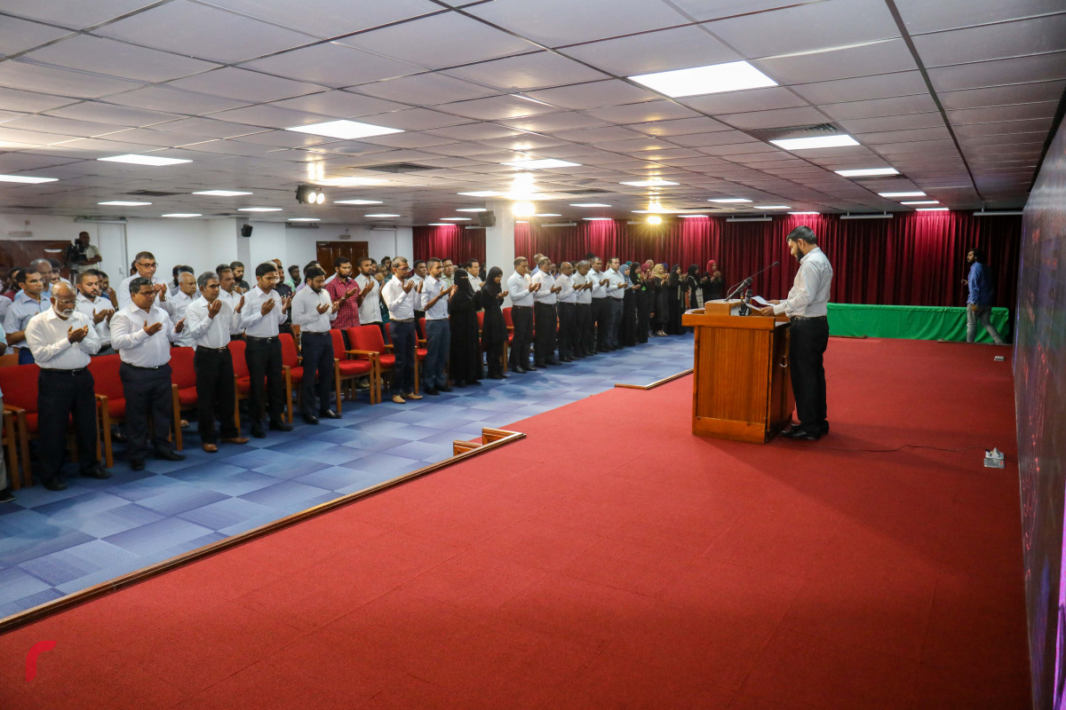 ޖޫން 1، 2018: ކުރީގެ އިސްލާމިކް މިނިސްޓަރު ޑރ. އަބްދުލް މަޖީދު އަބްދުލް ބާރީގެ ހަނދާނުގައި، އިސްލާމީ މަރުކަޒުގައި ބޭއްވި ތައުބީރުގެ ޖަލްސާގެ ތެރެއިން -- ފޮޓޯ: މުހައްމަދު ޝަރުހާން / ރާއްޖެ އެމްވީ