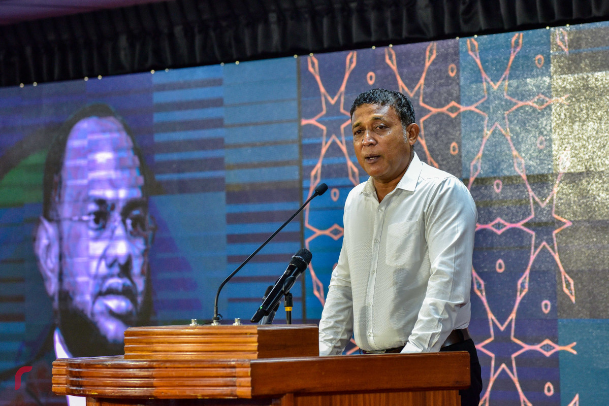 ޖޫން 1، 2018: ކުރީގެ އިސްލާމިކް މިނިސްޓަރު ޑރ. އަބްދުލް މަޖީދު އަބްދުލް ބާރީގެ ހަނދާނުގައި، އިސްލާމީ މަރުކަޒުގައި ބޭއްވި ތައުބީރުގެ ޖަލްސާގައި ކުރީގެ މިނިސްޓަރު މުޙައްމަދު އަސްލަމް ވާހަކަ ދައްކަވަނީ -- ފޮޓޯ: މުހައްމަދު ޝަރުހާން / ރާއްޖެ އެމްވީ