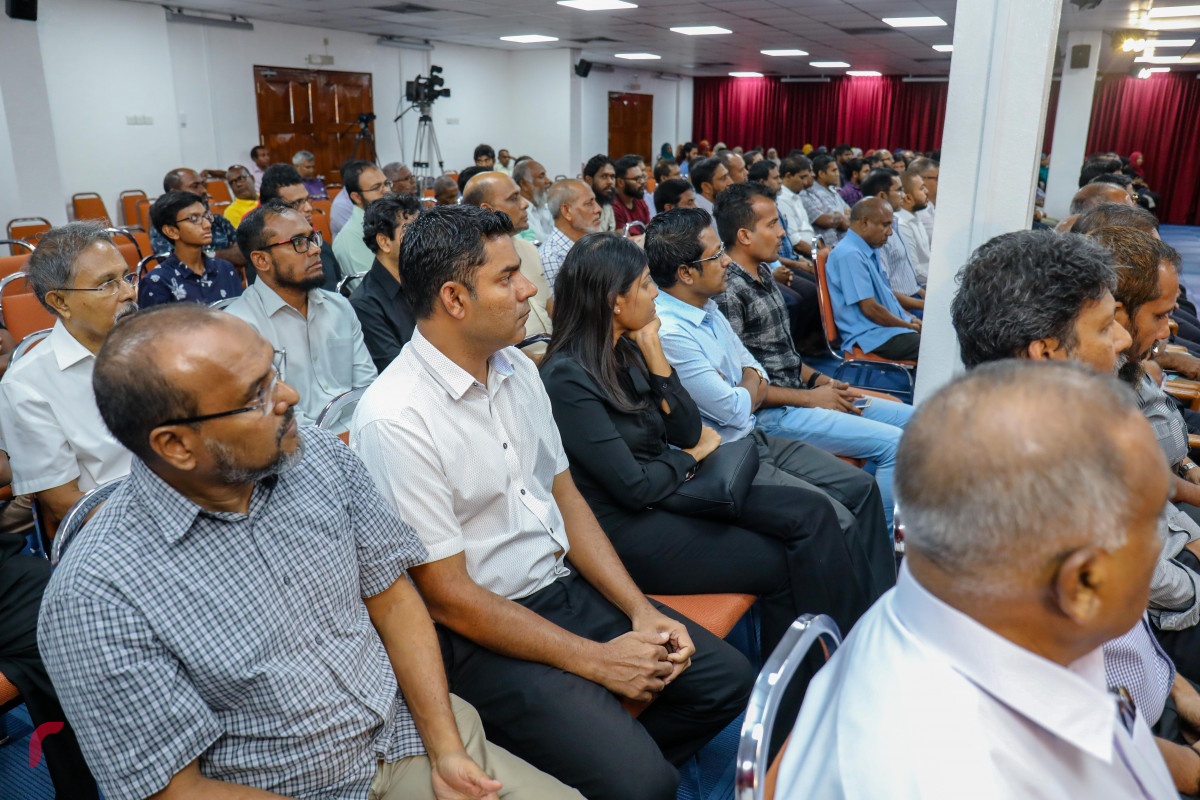 ޖޫން 1، 2018: ކުރީގެ އިސްލާމިކް މިނިސްޓަރު ޑރ. އަބްދުލް މަޖީދު އަބްދުލް ބާރީގެ ހަނދާނުގައި، އިސްލާމީ މަރުކަޒުގައި ބޭއްވި ތައުބީރުގެ ޖަލްސާގެ ތެރެއިން -- ފޮޓޯ: މުހައްމަދު ޝަރުހާން / ރާއްޖެ އެމްވީ
