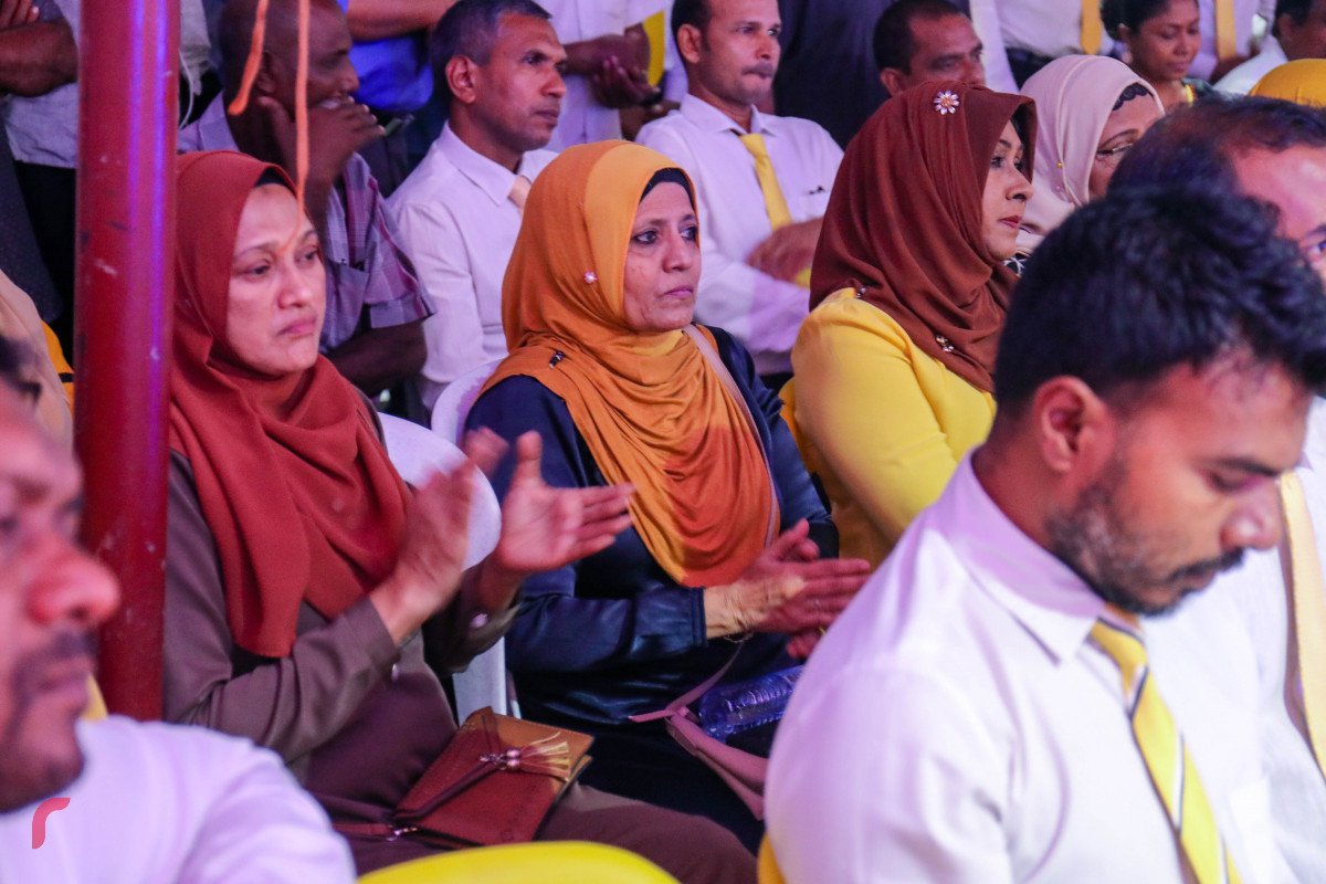ޖޫން 14، 2018 : އެމްޑިޕީ "ޖަޒީރާ ރާއްޖެ" ކެމްޕެއިން ލޯންޗް ކުރުމަށް ހަރުގޭގައި ބޭއްވި ރަސްމިއްޔާތުގެ ތެރެއިން، މި ރަސްމިއްޔާތުގައި އެޕާޓީގެ ގިނަ އަދަދެއްގެ އާއްމު މެމްބަރުން ބައިވެރިވި -- ފޮޓޯ: މުހައްމަދު ޝަރުހާން
