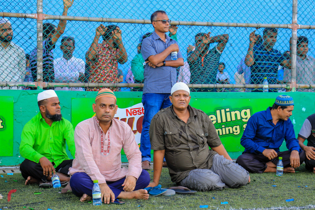 ޖޫން 15، 2018: 1439 ވަނަ އަހަރުގެ ފިތުރު ޢީދު ނަމާދު މާފަންނު ސްޓޭޑިއަމްގައި ކުރަނީ، ބޮޑު ޖަމާއަތުގައި ގިނަ އަދަދެއްގެ މީހުން ވަނީ ބައިވެރިވެފައި -- ފޮޓޯ: މުހައްމަދު ޝަރުހާން / ރާާއްޖެ އެމްވީ