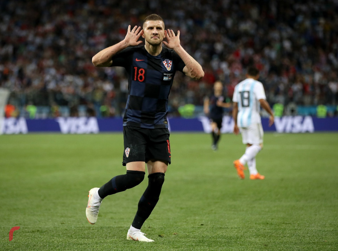 ގްރޫޕް ޑީގައި އާޖެންޓީނާ އަދި ކްރޮއޭޝިއާ ކުޅުނު މެޗުގެ ތެރެއިން ކްރޮއޭޝިއާގެ އެންޓެ ރެބިޗް ލަނޑު ޖެހުމަށްފަހު އުފާފާޅުކުރަނީއެވެ. މި މެޗު 3-0 ގެ ނަތީޖާއަކުން ކާމިޔާބުކުރީ ކްރޮއޭޝިއާއެވެ. މި މެޗުން މޮޅުވުމާއެކު ކްރޮއޭޝިއާއިން ވަނީ ދެވަނަ ބުރުގެ ޖާގައެއް ޔަގީންކޮށްފައެވެ. ރެބިޗް ލަނޑު ޖެހީ އާޖެންޓީނާގެ ކީޕަރު އަތުން ހެދުނު ގޯހެއްގެ ފައިދާ ނަގައިގެންނެވެ.