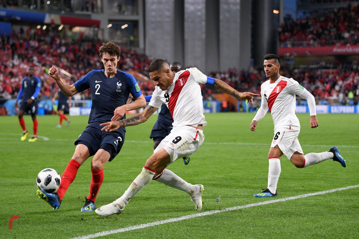 ގްރޫޕް ސީގައި ފްރާންސް އަދި ޕެރޫ ކުޅުނު މެޗުގެ ތެރެއިން ޕެރޫގެ ކެޕްޓަން ޕައުލޯ ގުރެއިރޯ (ކ) ހުރަހެއް ނަގަނީއެވެ. މިދިޔަ އަހަރުގެ ތެރޭގައި އޭނާ 14 މަސް ދުވަހަށް ސަސްޕެންޑްކުރި ނަމަވެސް އޭނާއަށް މި ވާރލްޑް ކަޕްގައި ކުޅެވޭނެ ކަމަށް ސްވިޓްޒަލޭންޑުގެ ސުޕްރީމް ކޯޓުން ނިންމިއެވެ. އޭނާއަކީ ގައުމީ ޓީމަށް އެންމެ ގިނަ ލަނޑު ޖަހައިދިން ކުޅުންތެރިޔާއެވެ.