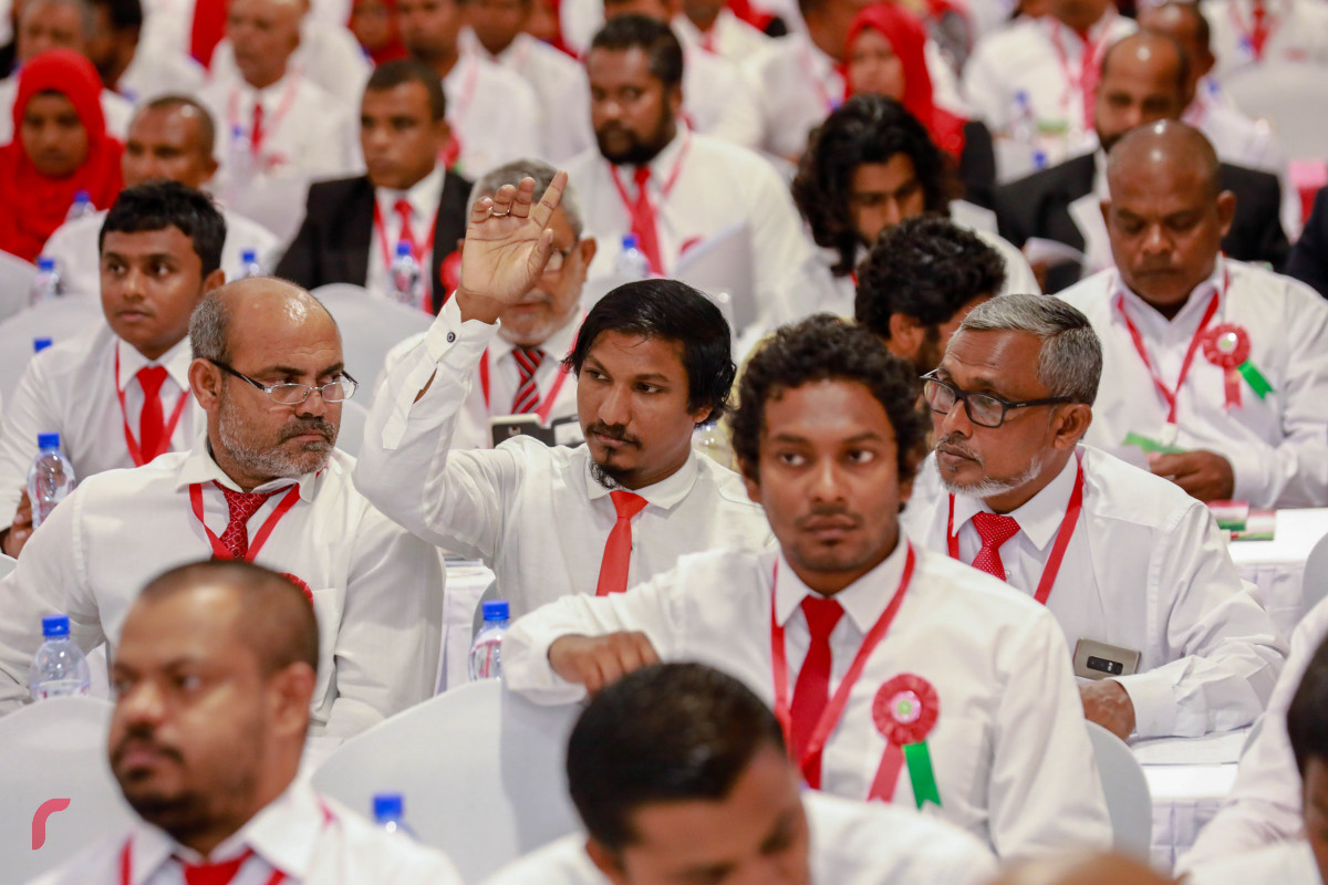 ޖޫން 22، 2018: ޖުމްހޫރީ ޕާޓީގެ ކޮންގްރެސްގެ ތެރެއިން، އެ ޕާޓީގެ ގޮފިތައް ތަމްޞީލުކުރައްވާ ބައެއް މަންދޫބުން.