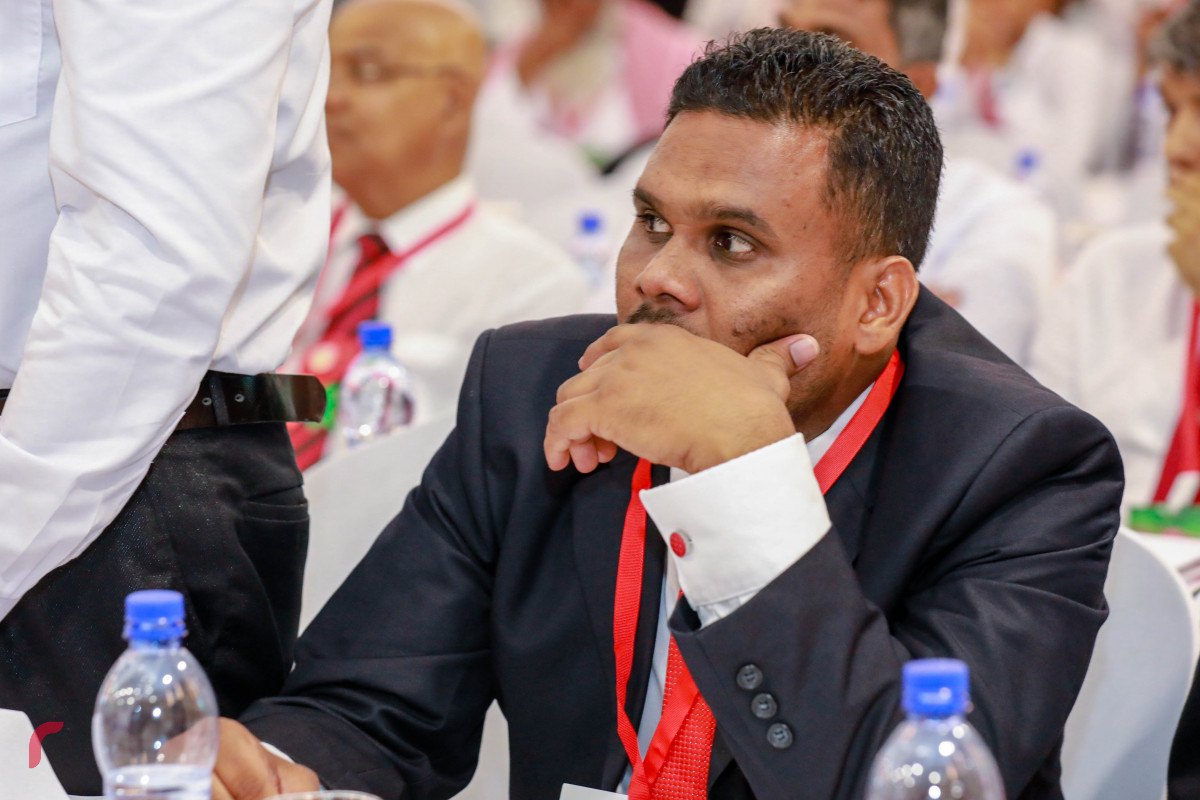 ޖޫން 22، 2018: ޖުމްހޫރީ ޕާޓީގެ ކޮންގްރެސްގެ ތެރެއިން، ކޮންގްރެސްގެ ބައިވެރިއެއް.