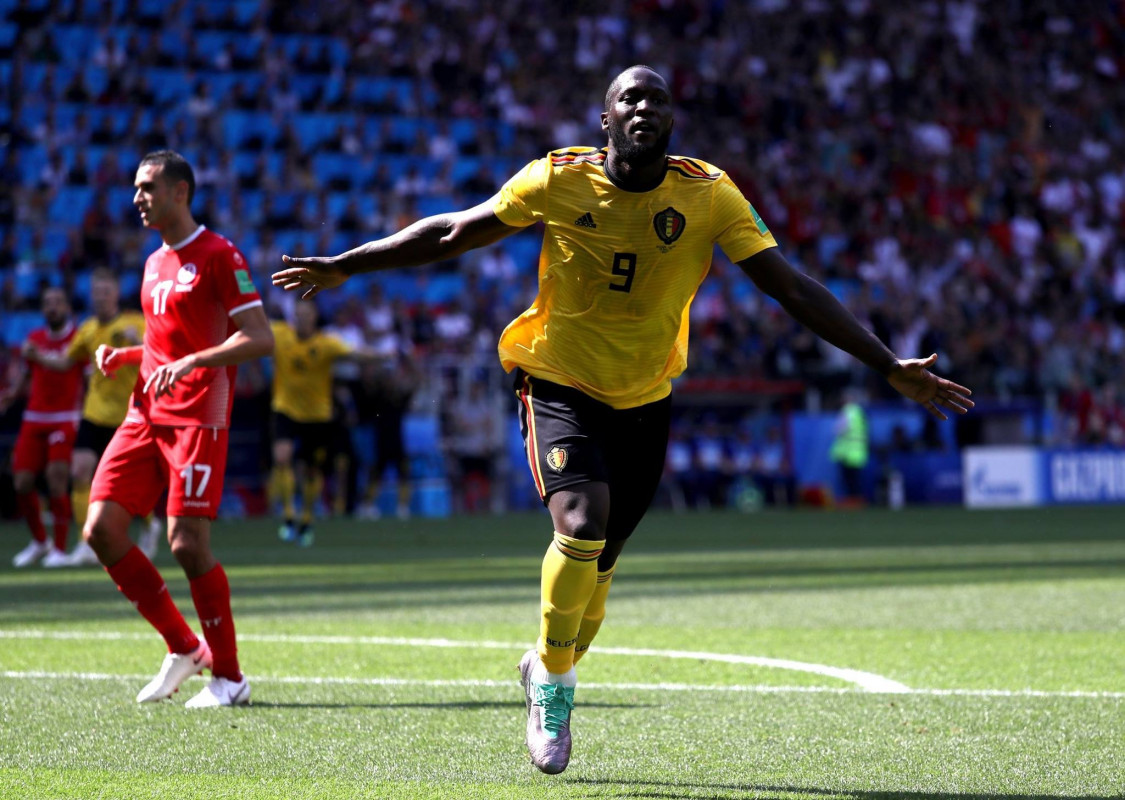 ގްރޫޕް ޖީގެ މެޗުގައި ބެލްޖިއަމް އަދި ޓިއުނީޝިއާ ކުޅުނު މެޗުގެ ތެރެއިން މި މެޗުގައި ދެ ލަނޑު ޖެހި ރޮމެލޫ ލުކާކޫ ލަނޑު ޖެހުމަށްފަހު އުފާފާޅުކުރަނީއެވެ. މި މެޗު 5-2 ގެ ތަފާތު ބޮޑު ނަތީޖާއަކުން ކާމިޔާބުކުރީ ބެލްޖިއަމްއެވެ. ލުކާކޫ ވެގެންދިޔައީ ވާރލްޑް ކަޕެއްގައި ޑިއޭގޯ މެރަޑޯނާގެ ފަހުން ޖެހިޖެހިގެން ދެ މެޗުގައި ދެ ލަނޑަށް ވުރެ ގިނައިން ލަނޑު ޖެހި ފުރަތަމަ ކުޅުންތެރިޔާއަށެވެ.