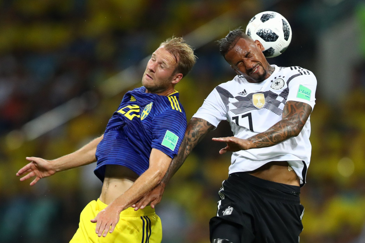 ގްރޫޕް އެފްގެ ދެވަނަ މެޗުގައި ޖަރުމަނާއި ސްވިޑެން ކުޅުނު މެޗުގެ ތެރެއިން ޖަރުމަނުގެ ޖެރޯމް ބޯޓެންގް ބޮލުން ބޯޅައިގައި ޖެހުމަށް މަސައްކަތްކުރަނީއެވެ. މި މެޗު ފަހަތުން އަރައި 2-1 އިން ކާމިޔާބުކުރީ ޖަރުމަނެވެ. މި މެޗުގެ ދެވަނަ ހާފުގައި ދެވަނަ ރީނދޫ ކާޑަކާއެކު ރަތް ކާޑު ދައްކައި ބޯޓެންގް ދަނޑުން ފޮނުވާލެވުނެވެ. 10 ކުޅުންތެރިންނާއެކު މެޗުގެ ފަހު ބައި ޖަރުމަނުން ކުޅުނު ނަމަވެސް އެޓީމުން އެންމެ ފަހުވަގުތު ލަނޑެއް ޖަހައި މޮޅުވިއެވެ.