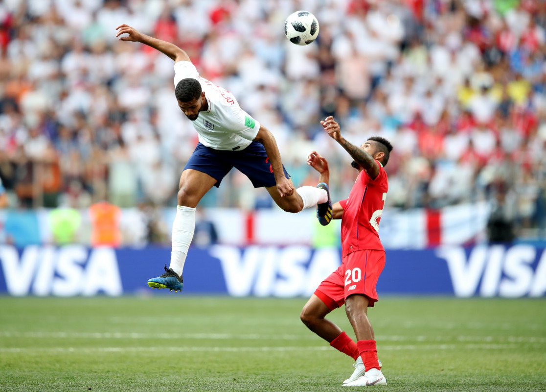 އިނގިރޭސިވިލާތާއި ޕެނަމާ ކުޅުނު މެޗުގެ ތެރެއިން ޕެނަމާގެ ކުޅުންތެރިޔަކު ބޯޅައަށް މަަސައްކަތްކުރަނީއެވެ. މި މެޗު 6-1 ގެ ތަފާތު ބޮޑު ނަތީޖާއަކުން ކާމިޔާބުކުރީ އިނގިރޭސިވިލާތެވެ. މިއީ މި ދެ ޓީމުގެ މެދުގައި ކުޅެވުނު ފުރަތަމަ މެޗަށްވާއިރު މިއީ ވާރލްޑް ކަޕްގައި އިނގިރޭސިވިލާތް ވާދަކުރި 38 ވަނަ ގައުމެވެ. ޕެނަމާ ވަނީ މި މެޗުން ބަލިވުމާއެކު ވާރލްޑް ކަޕްއިން ކަޓާފައެވެ.