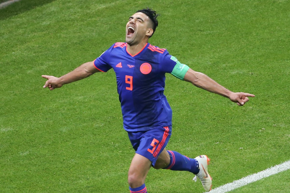 ގްރޫޕް އެޗްގައި ކޮލޮމްބިއާ އަދި ޕޮލެންޑް ކުޅުނު މެޗުގެ ތެރެއިން ކޮލޮމްބިއާގެ ރަޑަމެއެލް ފަލްކާއޯ ލަނޑު ޖެހުމަށްފަހު އުފާ ފާޅުކުރަނީއެވެ. މި މެޗު 3-0 ގެ ނަތީޖާއަކުން ކާމިޔާބުކުރީ ކޮލޮމްބިއާއެވެ. މިއީ ވާރލްޑް ކަޕެއްގައި ފަލްކާއޯ ޖެހި ފުރަތަމަ ލަނޑެވެ.