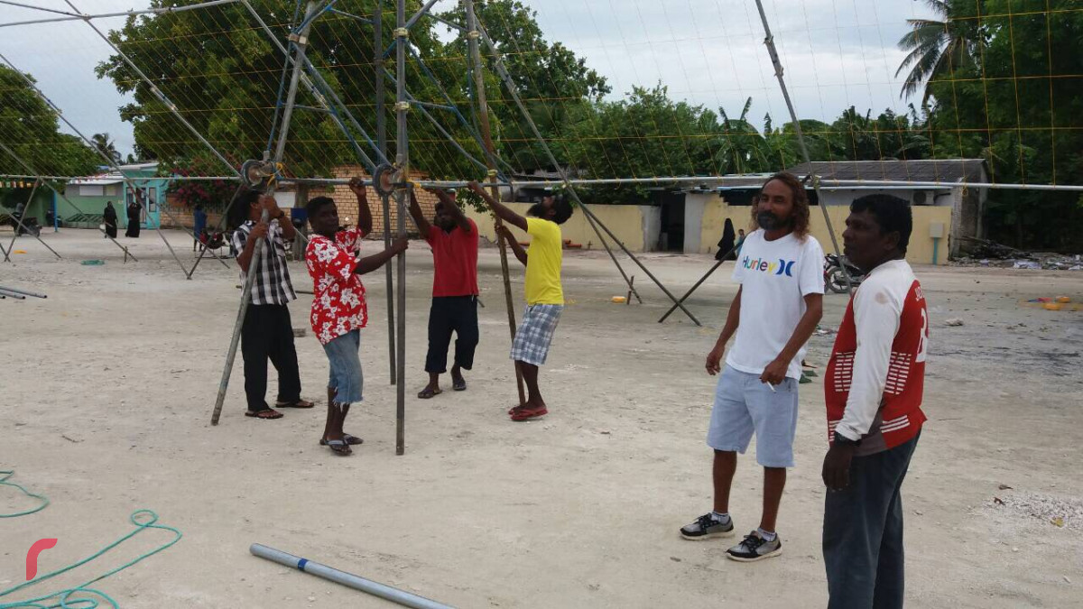 ޖޫން 28، 2018: 30 ޖޫން 2018 ވާ ހޮނިހިރު ދުވަހު ބޭއްވުމަށް ހަމަޖެހިފައވާ އެމްޑިޕީ ކޮންގްރެސްއަށް ރަށް ތައްޔާރުކުރުމުގެ މަސައްކަތް ކުރަނީ، ރިޔާސީ އިންތިހާބަށް 83 ދުވަހަށް ވެފައި ވަނިކޮށް، އެމްޑީޕީން ބާއްވާ ކޮންގްރެސް ވެގެންދާނީ އެ ޕާޓީގެ އާންމު މެމްބަރުންނަށް އުފާވެރި ނިންމުންތަކެއް ފާސްކުރާނެ ކޮންގްރެސްއަކަށް ކަމަށް އެމްޑީޕީން ބުނޭ