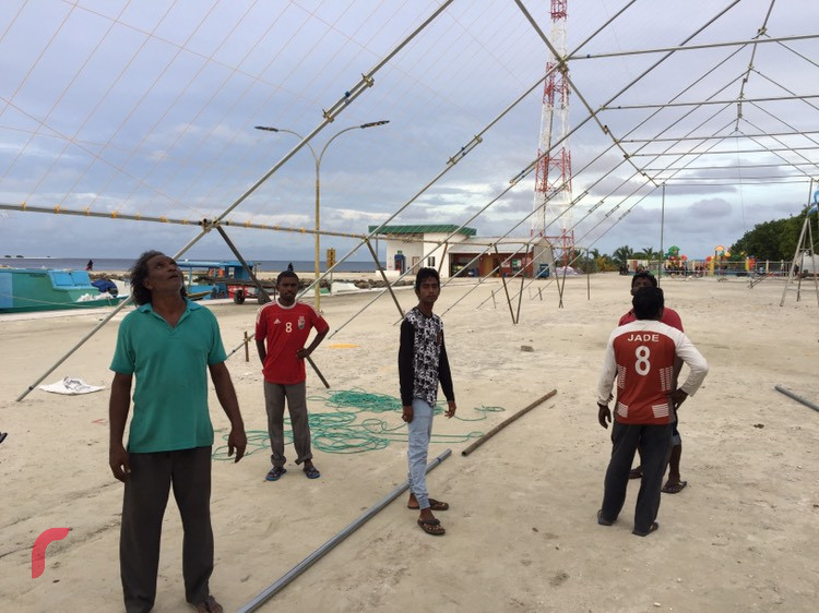 ޖޫން 28، 2018: 30 ޖޫން 2018 ވާ ހޮނިހިރު ދުވަހު ބޭއްވުމަށް ހަމަޖެހިފައވާ އެމްޑިޕީ ކޮންގްރެސްއަށް ރަށް ތައްޔާރުކުރުމުގެ މަސައްކަތް ކުރަނީ، އެމްޑީޕީގެ ފުރަތަމަ ކޮންގްރެސް ބާއްވާފައި ވަނީ 2005 ވަނަ އަހަރު ދެ ވަނަ ކޮންގްރެސް ބާއްވާފައި ވަނީ 2010 ވަނަ އަހަރު