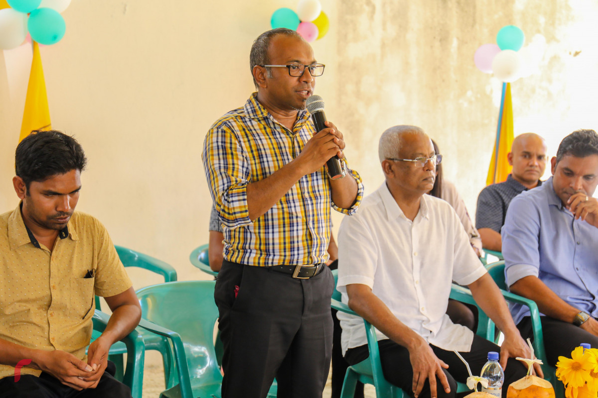 އައްޑޫ ސިޓީ މަރަދޫގައި ހުންނަ އެމްޑީޕީ ހަރުގަ ހުޅުވުމުގެ ރަސްމިއްޔާތުގައި އެމްޑީޕީގެ ޗެއަރޕާސަން ހަސަން ލަތީފް ވާހަކަ ދައްކަވަނީ. އައްޑޫ ސިޓީ އަދި ފުވައްމުލަކަށް ގުޅިފައިވާ ސިޔާސީ ޕާޓީތަކުން ކުރެއްވި ދަތުރުގައި އިދިކޮޅު ކެންޑިޑޭޓަށް ބޮޑު ތާއިދެއް އޮތްކަން ވަނީ ފެނިގެންގޮސްފައި.