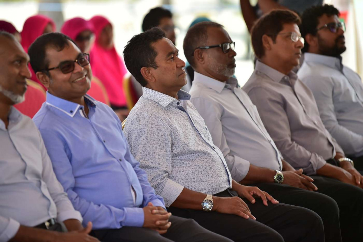 ރައީސް ޔާމީން ހދ. ހަނިމާދޫއަށް ވަޑައިގެން ރައްޔިތުންނާ ބައްދަލު ކުރައްވަނީ